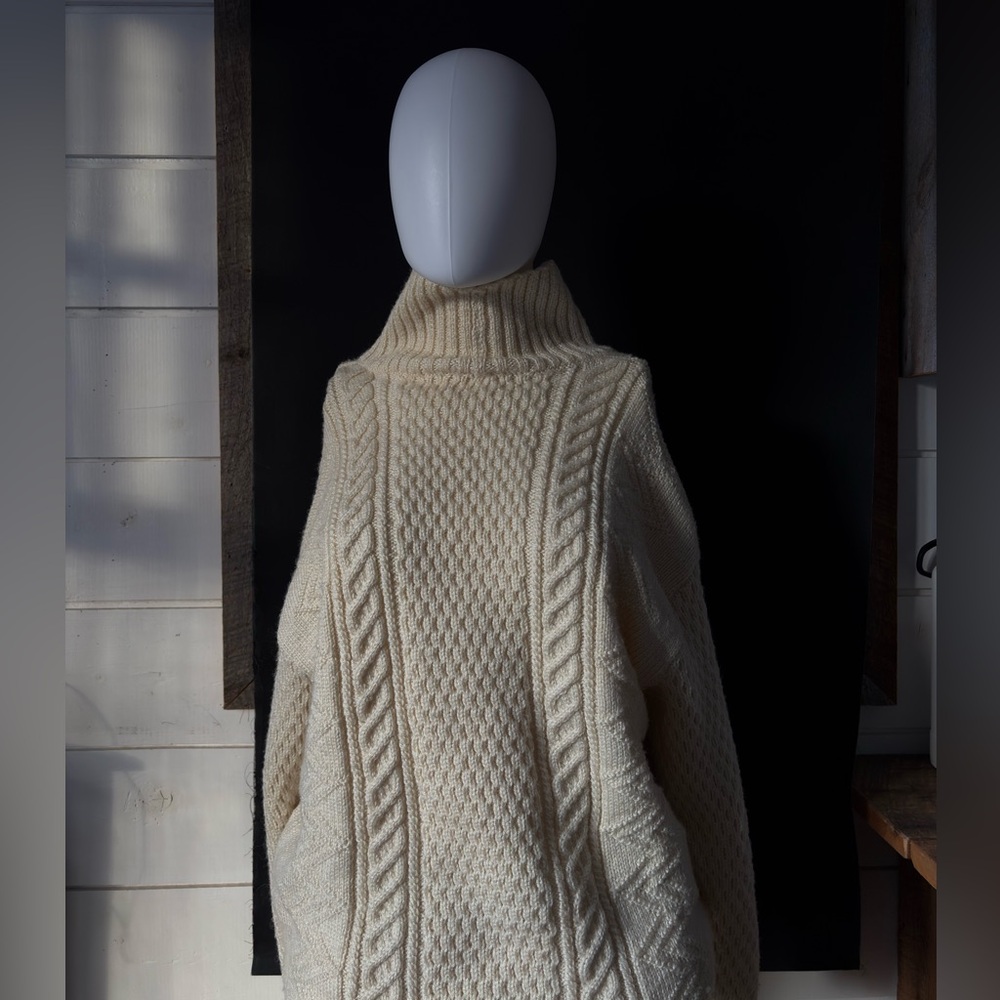 Vintage Cream Cable-Knit Turtleneck Sweater